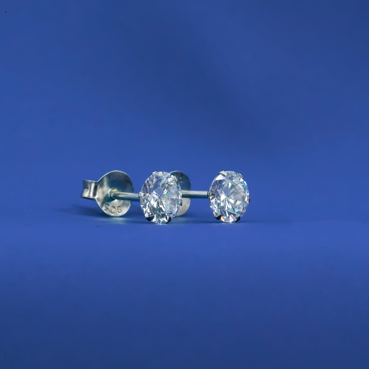 Classic Round-Cut Solitaire Unisex Stud Earrings in 925 Sterling Silver