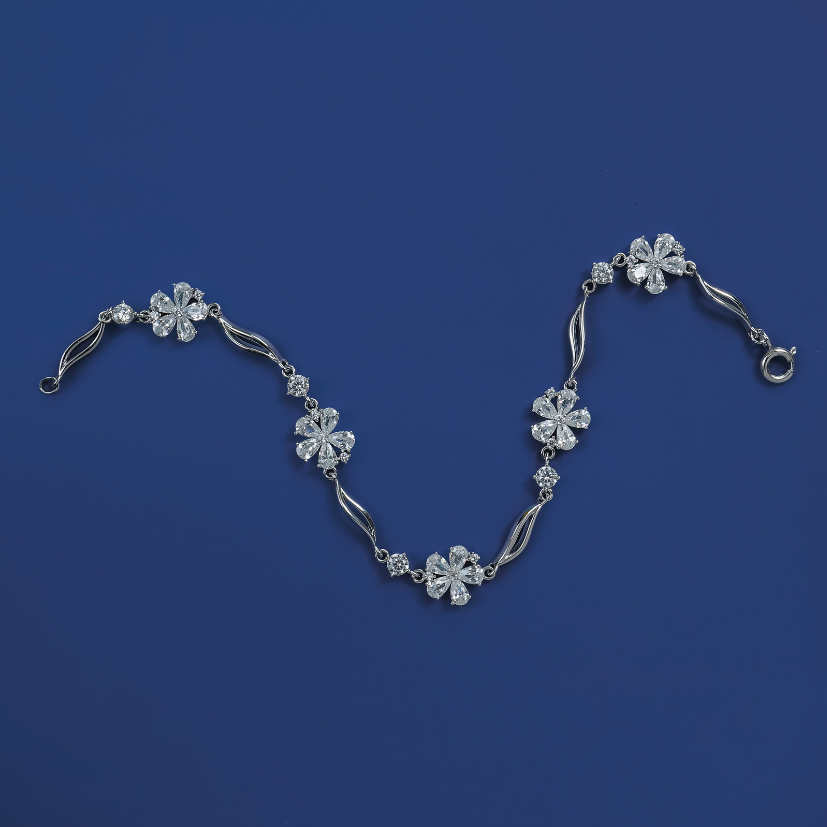 Bloom Shine Bracelet – Floral Zircon Elegance in 925 Silver