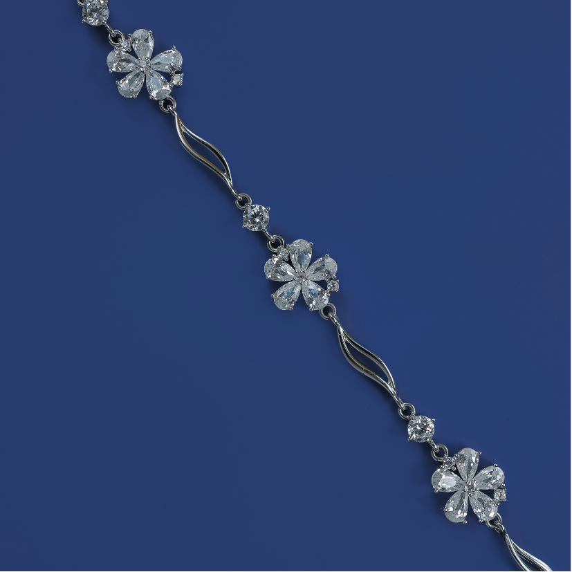 Bloom Shine Bracelet – Floral Zircon Elegance in 925 Silver
