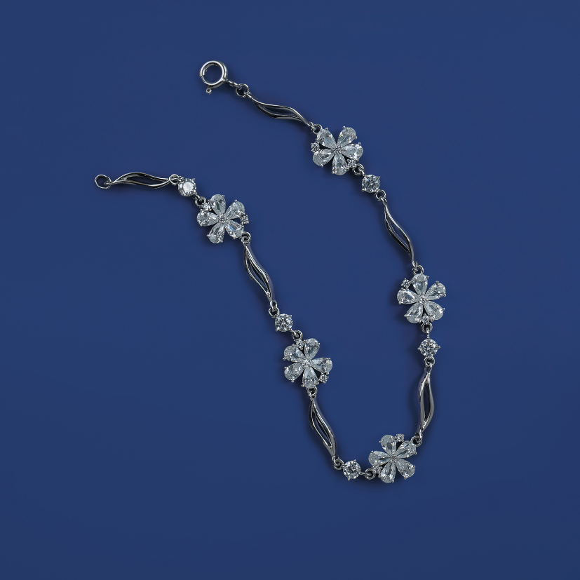 Bloom Shine Bracelet – Floral Zircon Elegance in 925 Silver