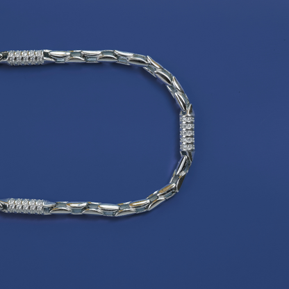 Sleek Shine Link Bracelet – 925 Silver with Embedded Zircon Highlights