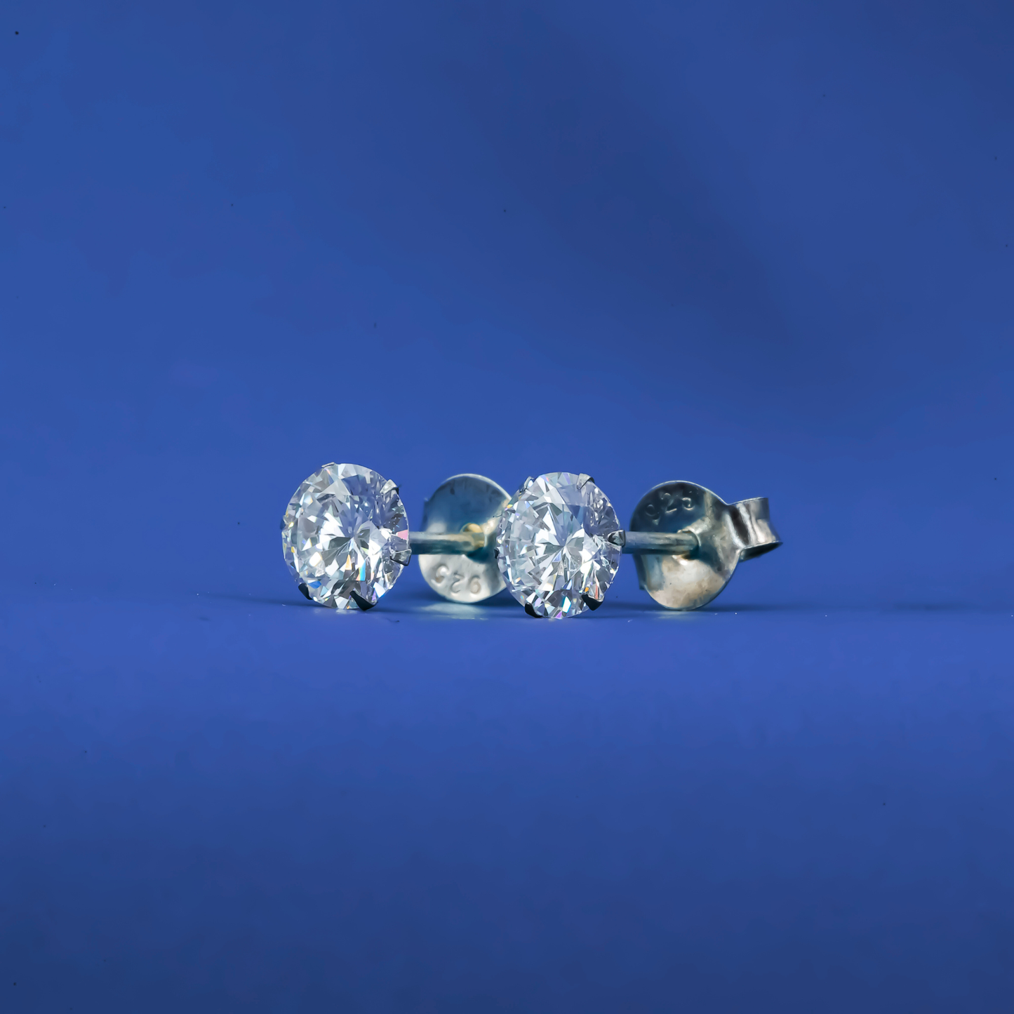 Classic Round-Cut Solitaire Unisex Stud Earrings in 925 Sterling Silver